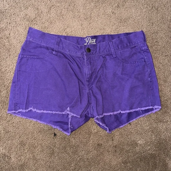 NWOT women’s old navy the diva royal purple denim low rise shorts! - Picture 1 of 6